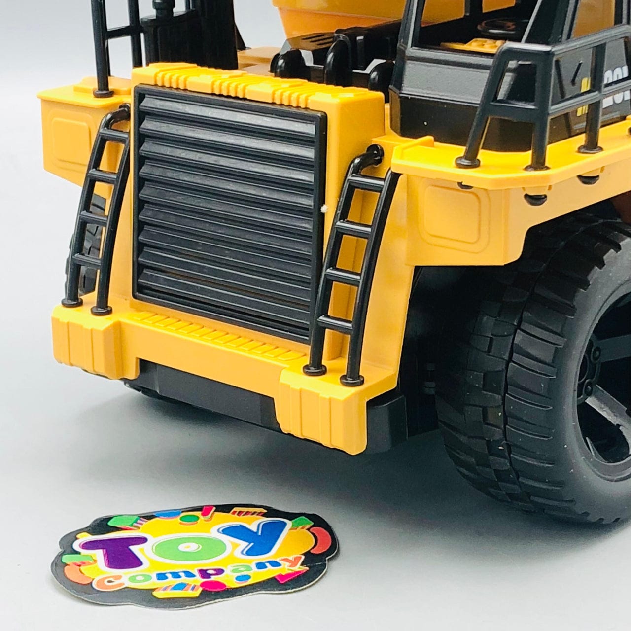 RC Bulldozer Construction Vehicle – Heavy-Duty Remote-Control Machinery Toy for Kids - Image 4